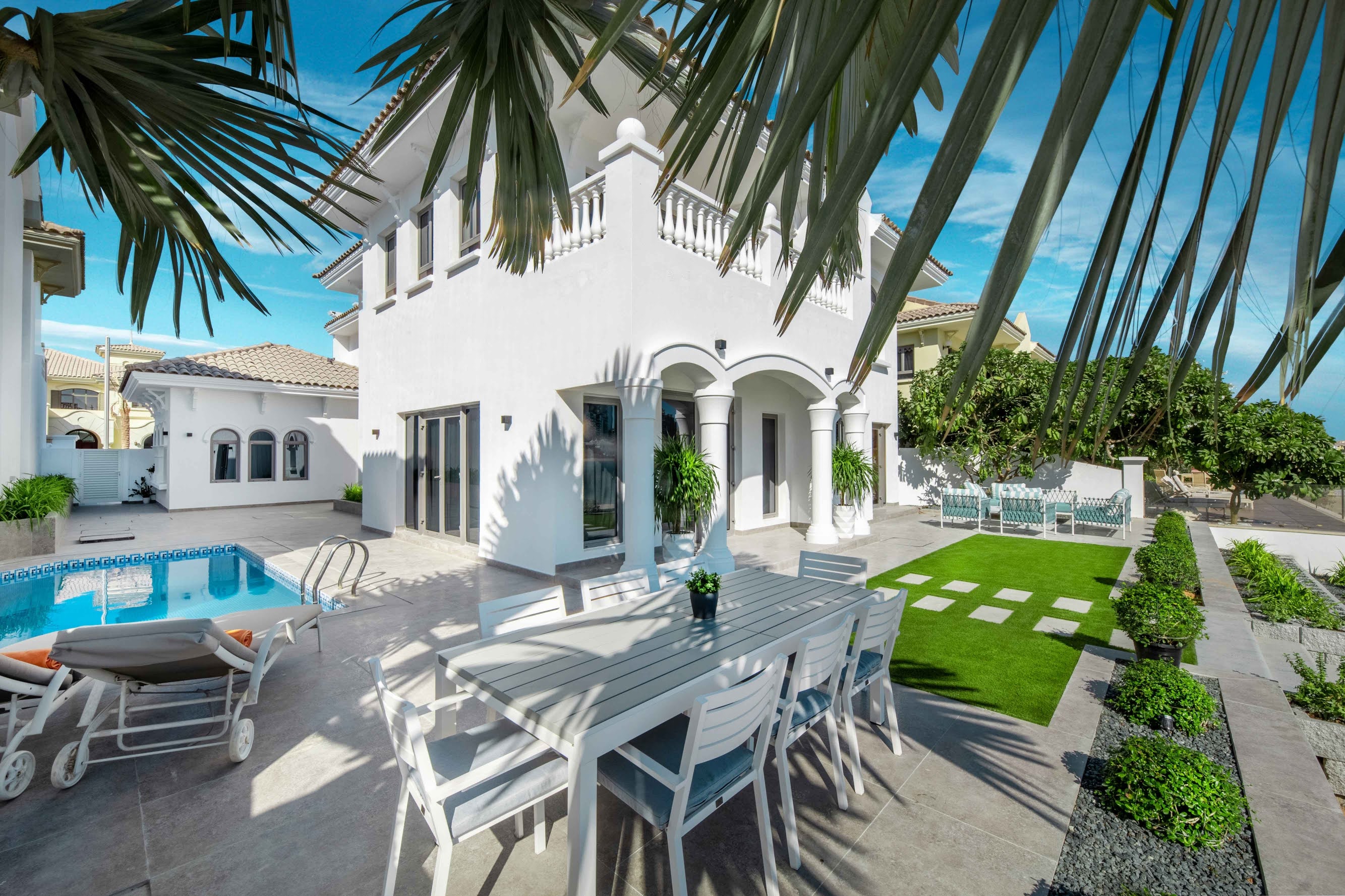 6 Bedroom Villa at the Palm Jumeirah full screen image